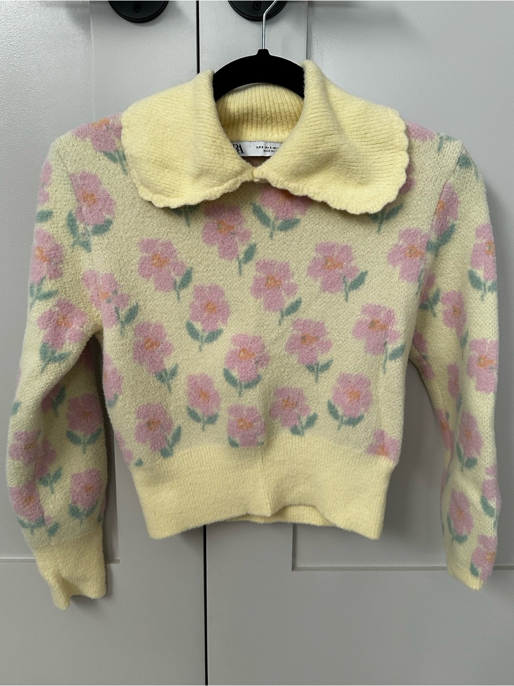 Zara Pale Yellow Scalloped Collar Floral Knit Sweater